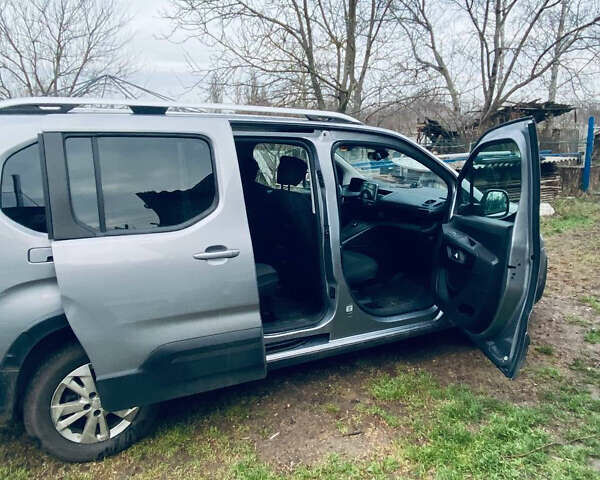 Серый Пежо Rifter, объемом двигателя 1.5 л и пробегом 98 тыс. км за 22500 $, фото 12 на Automoto.ua