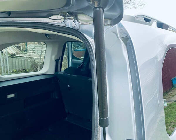 Серый Пежо Rifter, объемом двигателя 1.5 л и пробегом 98 тыс. км за 22500 $, фото 22 на Automoto.ua