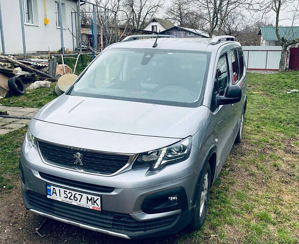 Серый Пежо Rifter, объемом двигателя 1.5 л и пробегом 98 тыс. км за 22500 $, фото 2 на Automoto.ua