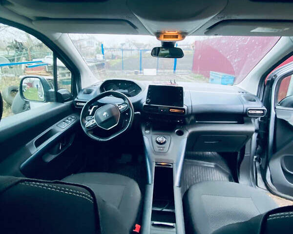 Серый Пежо Rifter, объемом двигателя 1.5 л и пробегом 98 тыс. км за 22500 $, фото 13 на Automoto.ua