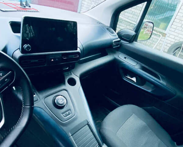 Серый Пежо Rifter, объемом двигателя 1.5 л и пробегом 98 тыс. км за 22500 $, фото 19 на Automoto.ua