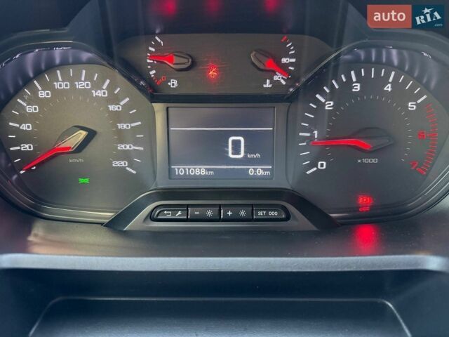 Сірий Пежо Rifter, об'ємом двигуна 1.56 л та пробігом 102 тис. км за 21500 $, фото 13 на Automoto.ua