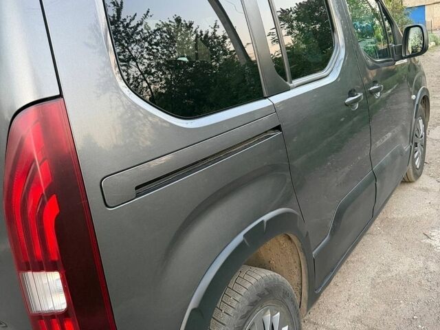 Сірий Пежо Rifter, об'ємом двигуна 1.56 л та пробігом 102 тис. км за 21500 $, фото 59 на Automoto.ua