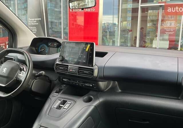 Серый Пежо Rifter, объемом двигателя 0 л и пробегом 47 тыс. км за 24640 $, фото 17 на Automoto.ua