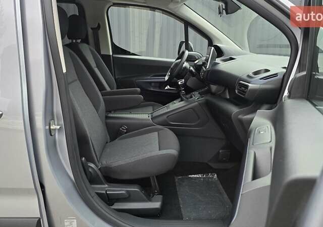 Серый Пежо Rifter, объемом двигателя 1.5 л и пробегом 49 тыс. км за 24400 $, фото 19 на Automoto.ua
