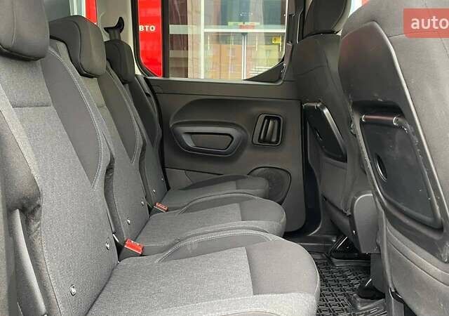 Серый Пежо Rifter, объемом двигателя 0 л и пробегом 47 тыс. км за 24640 $, фото 10 на Automoto.ua