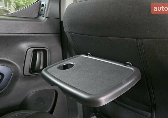 Серый Пежо Rifter, объемом двигателя 1.5 л и пробегом 49 тыс. км за 24400 $, фото 27 на Automoto.ua