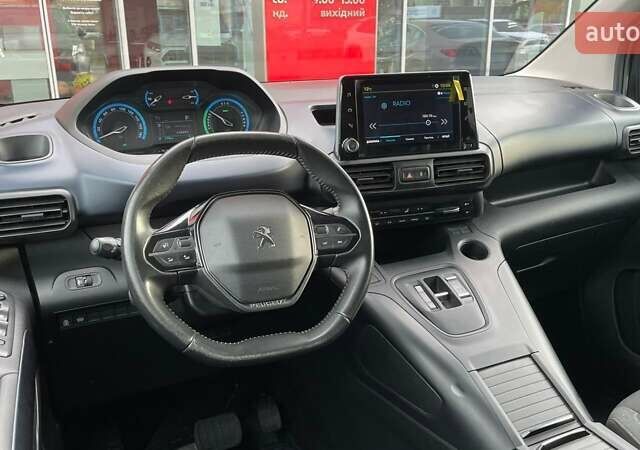 Серый Пежо Rifter, объемом двигателя 0 л и пробегом 47 тыс. км за 24640 $, фото 12 на Automoto.ua