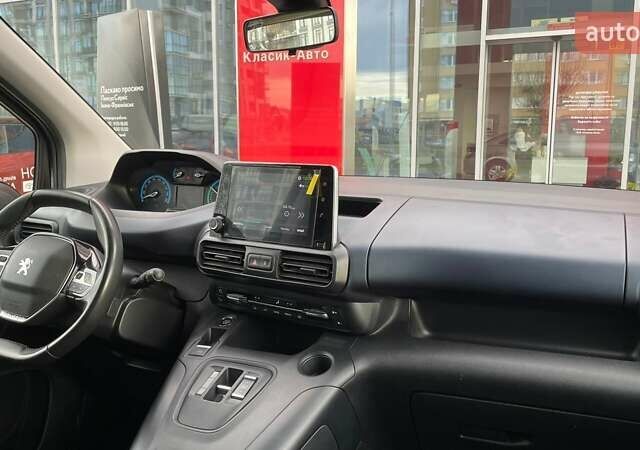 Серый Пежо Rifter, объемом двигателя 0 л и пробегом 47 тыс. км за 24640 $, фото 11 на Automoto.ua