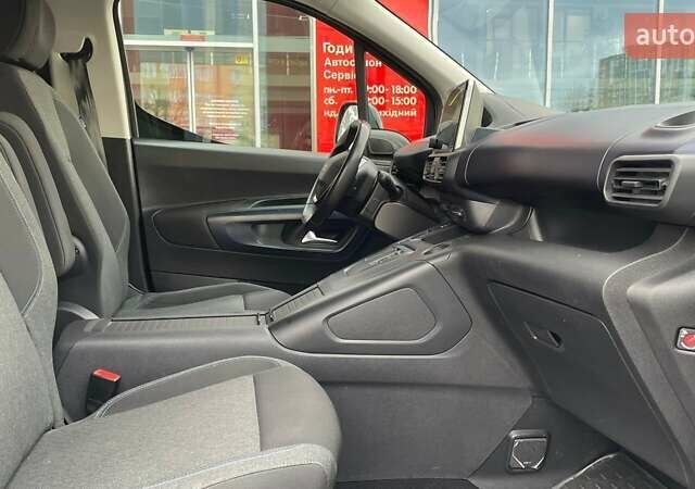 Серый Пежо Rifter, объемом двигателя 0 л и пробегом 47 тыс. км за 24640 $, фото 9 на Automoto.ua
