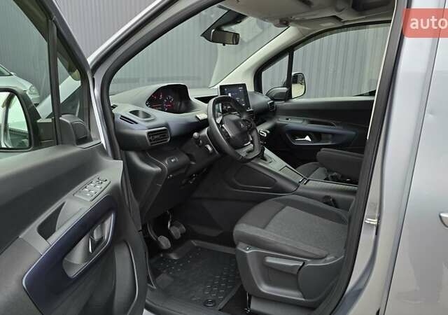 Серый Пежо Rifter, объемом двигателя 1.5 л и пробегом 49 тыс. км за 24400 $, фото 13 на Automoto.ua