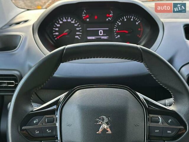 Серый Пежо Rifter, объемом двигателя 1.5 л и пробегом 49 тыс. км за 24400 $, фото 13 на Automoto.ua