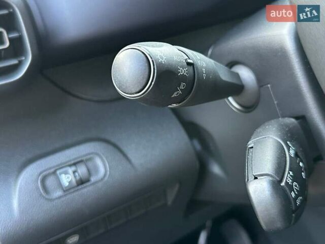 Серый Пежо Rifter, объемом двигателя 1.5 л и пробегом 49 тыс. км за 24400 $, фото 18 на Automoto.ua