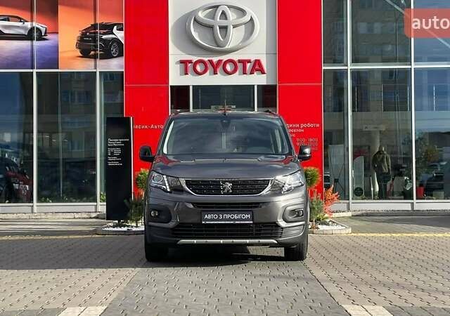 Серый Пежо Rifter, объемом двигателя 0 л и пробегом 47 тыс. км за 24640 $, фото 1 на Automoto.ua