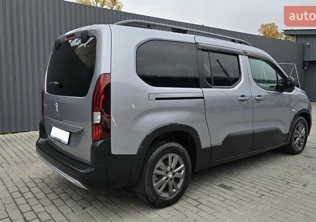 Серый Пежо Rifter, объемом двигателя 1.5 л и пробегом 49 тыс. км за 24400 $, фото 7 на Automoto.ua