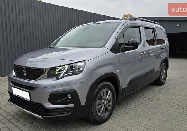 Серый Пежо Rifter, объемом двигателя 1.5 л и пробегом 49 тыс. км за 24400 $, фото 4 на Automoto.ua