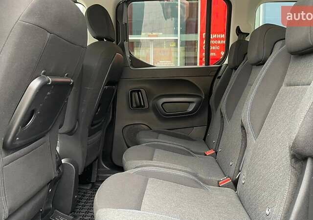 Серый Пежо Rifter, объемом двигателя 0 л и пробегом 47 тыс. км за 24640 $, фото 6 на Automoto.ua