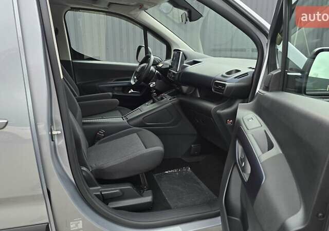Сірий Пежо Rifter, об'ємом двигуна 1.5 л та пробігом 50 тис. км за 23000 $, фото 15 на Automoto.ua