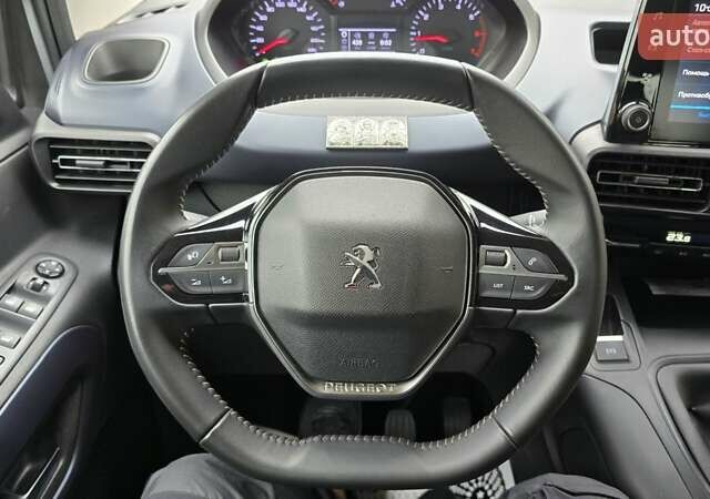 Сірий Пежо Rifter, об'ємом двигуна 1.5 л та пробігом 50 тис. км за 23000 $, фото 17 на Automoto.ua