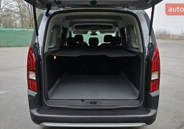 Сірий Пежо Rifter, об'ємом двигуна 1.5 л та пробігом 50 тис. км за 23000 $, фото 27 на Automoto.ua