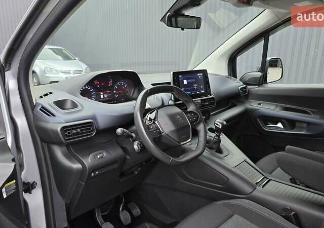 Серый Пежо Rifter, объемом двигателя 1.5 л и пробегом 49 тыс. км за 24400 $, фото 15 на Automoto.ua