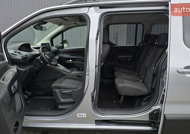 Серый Пежо Rifter, объемом двигателя 1.5 л и пробегом 49 тыс. км за 24400 $, фото 21 на Automoto.ua