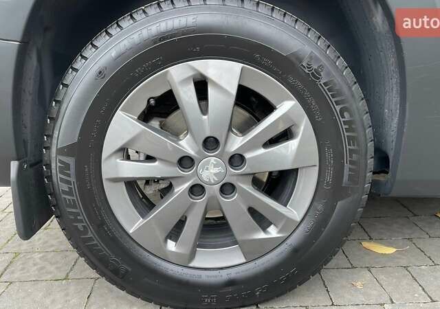 Серый Пежо Rifter, объемом двигателя 0 л и пробегом 47 тыс. км за 24640 $, фото 23 на Automoto.ua