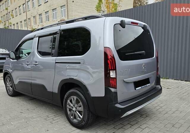 Серый Пежо Rifter, объемом двигателя 1.5 л и пробегом 49 тыс. км за 24400 $, фото 12 на Automoto.ua
