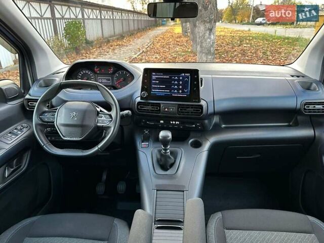 Серый Пежо Rifter, объемом двигателя 1.5 л и пробегом 49 тыс. км за 24400 $, фото 10 на Automoto.ua