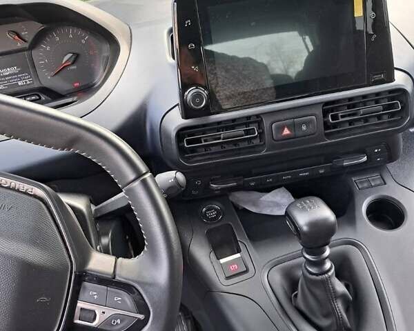 Сірий Пежо Rifter, об'ємом двигуна 1.5 л та пробігом 31 тис. км за 23949 $, фото 8 на Automoto.ua