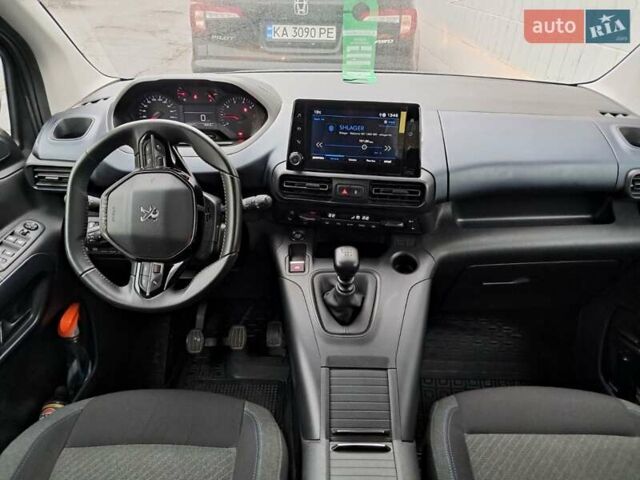 Сірий Пежо Rifter, об'ємом двигуна 1.5 л та пробігом 31 тис. км за 23949 $, фото 3 на Automoto.ua