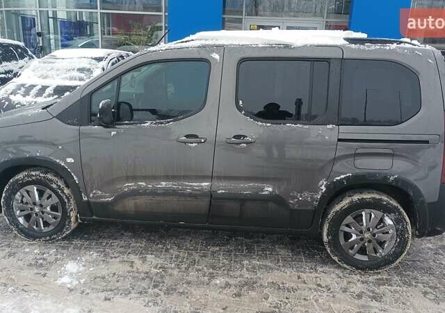 Сірий Пежо Rifter, об'ємом двигуна 1.5 л та пробігом 13 тис. км за 23999 $, фото 3 на Automoto.ua