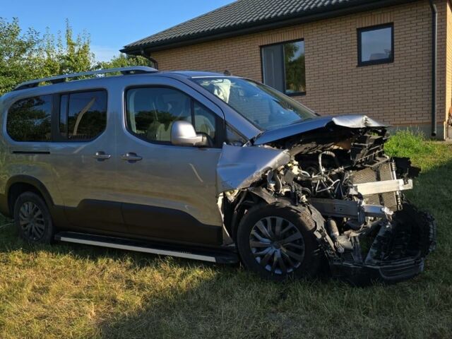 Сірий Пежо Rifter, об'ємом двигуна 1.6 л та пробігом 15 тис. км за 11000 $, фото 10 на Automoto.ua
