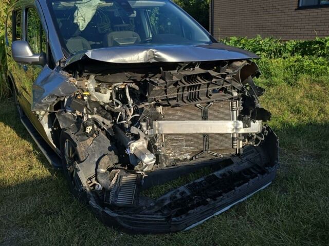 Сірий Пежо Rifter, об'ємом двигуна 1.6 л та пробігом 15 тис. км за 11000 $, фото 12 на Automoto.ua