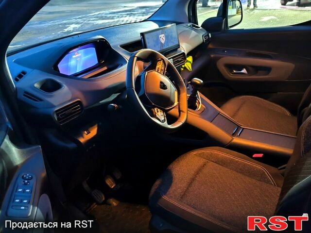 Синий Пежо Rifter, объемом двигателя 1.5 л и пробегом 3 тыс. км за 30000 $, фото 4 на Automoto.ua