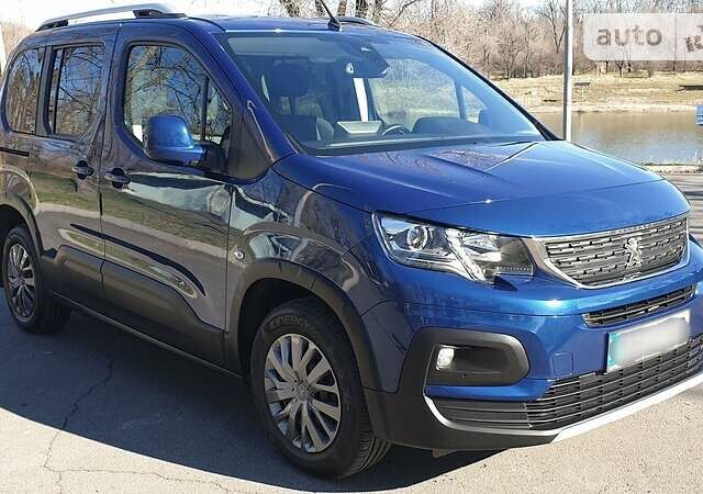 Синій Пежо Rifter, об'ємом двигуна 1.6 л та пробігом 47 тис. км за 18750 $, фото 2 на Automoto.ua