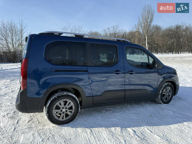 Синій Пежо Rifter, об'ємом двигуна 1.5 л та пробігом 92 тис. км за 21400 $, фото 11 на Automoto.ua