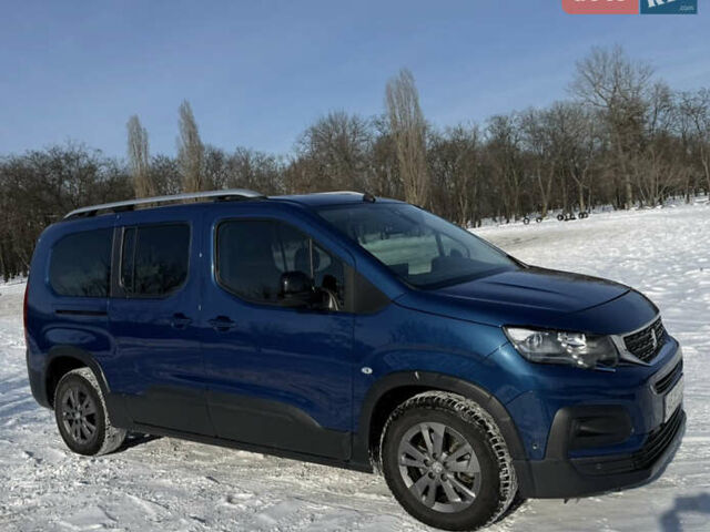 Синій Пежо Rifter, об'ємом двигуна 1.5 л та пробігом 92 тис. км за 21400 $, фото 2 на Automoto.ua