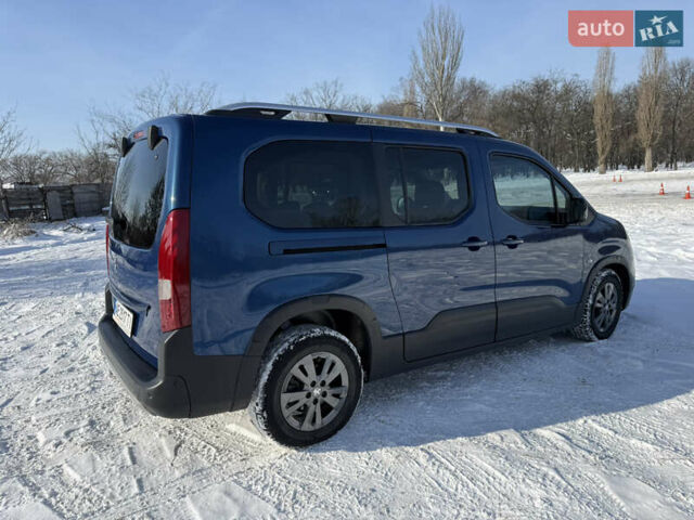 Синій Пежо Rifter, об'ємом двигуна 1.5 л та пробігом 92 тис. км за 21400 $, фото 15 на Automoto.ua