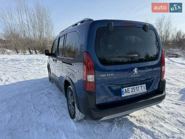 Синій Пежо Rifter, об'ємом двигуна 1.5 л та пробігом 92 тис. км за 21400 $, фото 50 на Automoto.ua