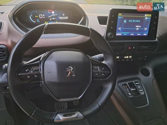 Синий Пежо Rifter, объемом двигателя 0 л и пробегом 23 тыс. км за 21000 $, фото 28 на Automoto.ua
