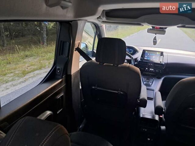 Синий Пежо Rifter, объемом двигателя 0 л и пробегом 23 тыс. км за 21000 $, фото 13 на Automoto.ua