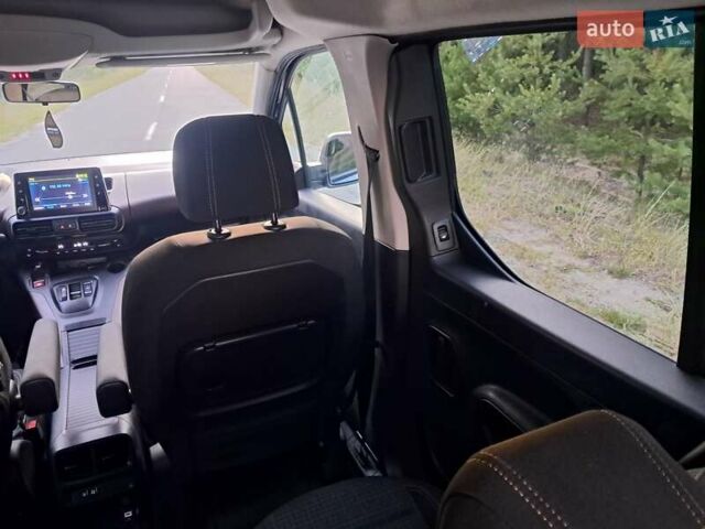 Синий Пежо Rifter, объемом двигателя 0 л и пробегом 23 тыс. км за 21000 $, фото 14 на Automoto.ua