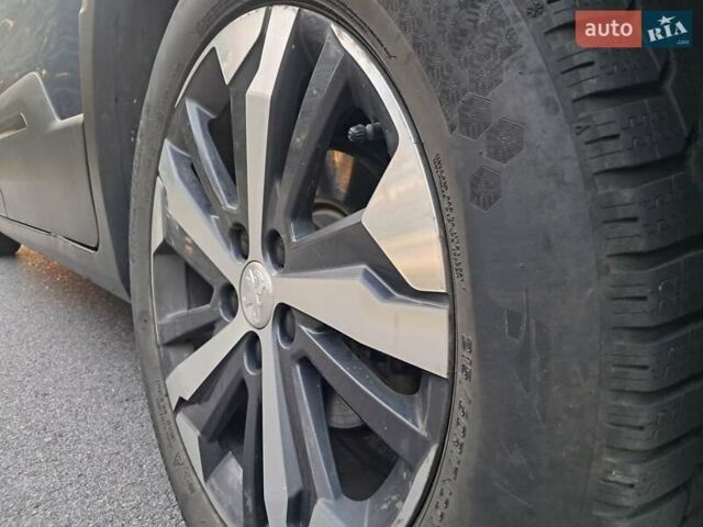 Синий Пежо Rifter, объемом двигателя 0 л и пробегом 23 тыс. км за 21000 $, фото 9 на Automoto.ua