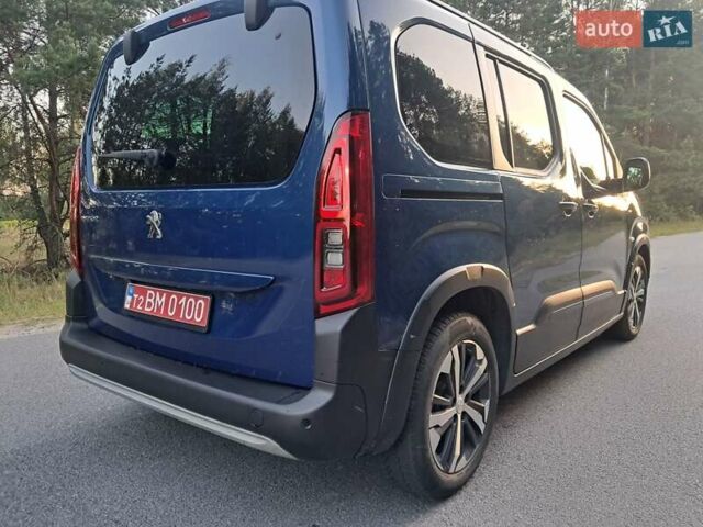 Синий Пежо Rifter, объемом двигателя 0 л и пробегом 23 тыс. км за 21000 $, фото 8 на Automoto.ua