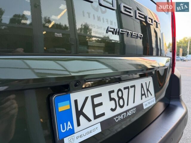 Зеленый Пежо Rifter, объемом двигателя 1.5 л и пробегом 31 тыс. км за 25700 $, фото 8 на Automoto.ua