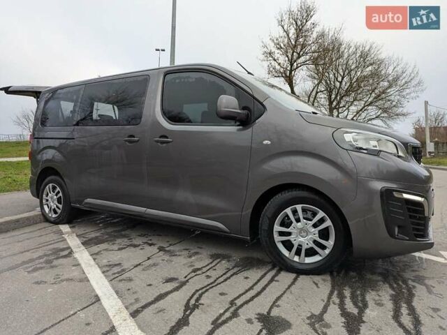 Серый Пежо Traveller, объемом двигателя 2 л и пробегом 190 тыс. км за 20999 $, фото 1 на Automoto.ua