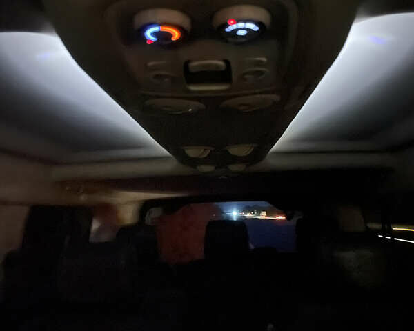 Сірий Пежо Traveller, об'ємом двигуна 2 л та пробігом 184 тис. км за 30200 $, фото 31 на Automoto.ua