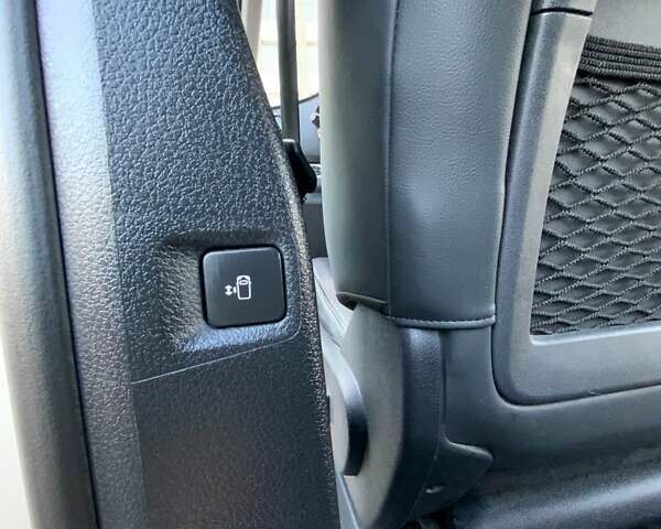 Сірий Пежо Traveller, об'ємом двигуна 2 л та пробігом 110 тис. км за 29900 $, фото 16 на Automoto.ua