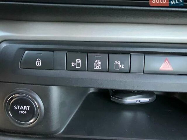 Сірий Пежо Traveller, об'ємом двигуна 2 л та пробігом 110 тис. км за 29900 $, фото 15 на Automoto.ua